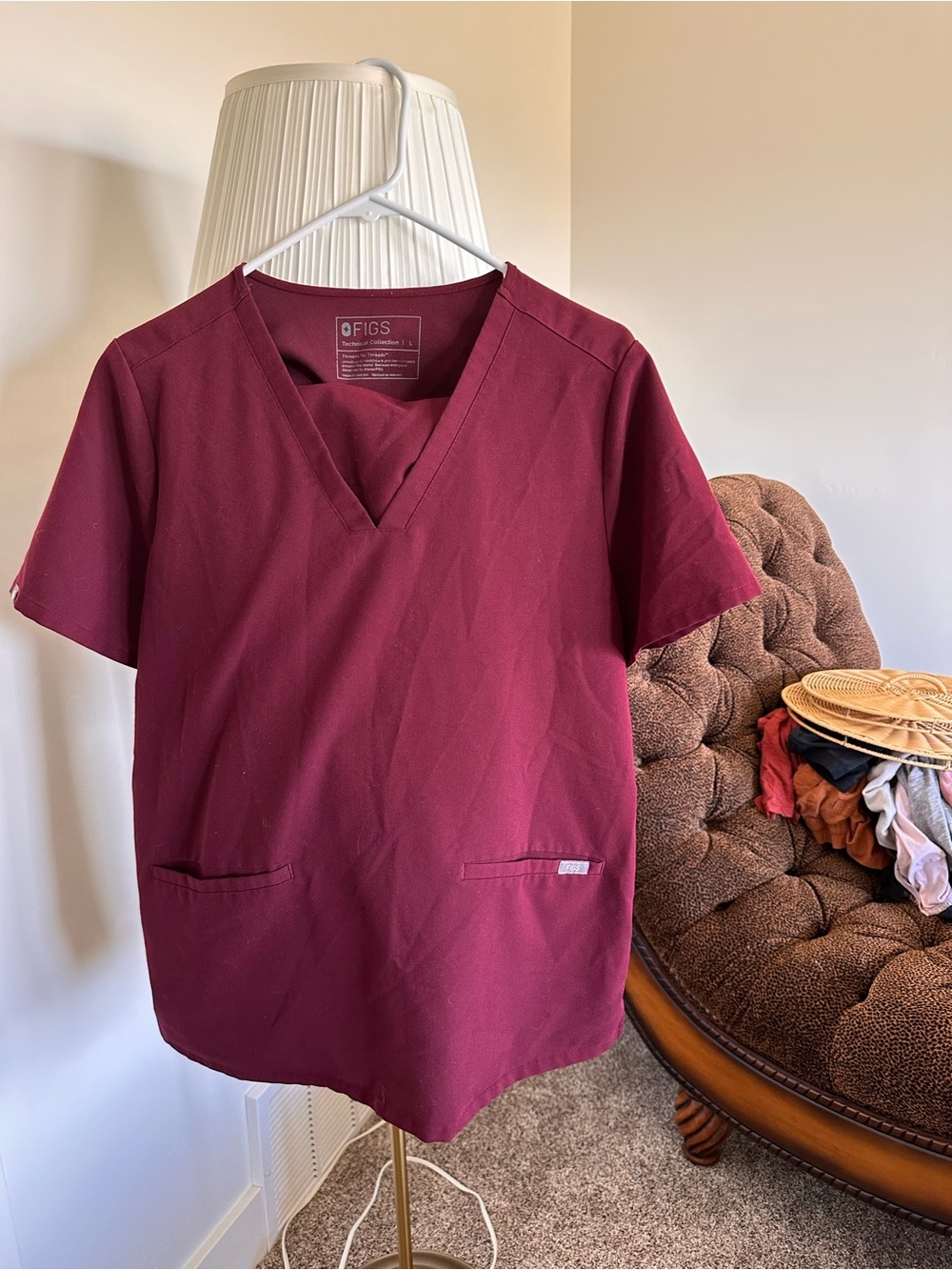 Figs Burgundy V-Neck Scrub Top & Jogger Bottoms Size L
